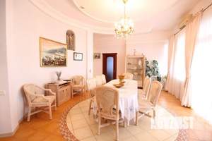 Дом 450м&sup2;, 3-этажный, участок 47 сот.  