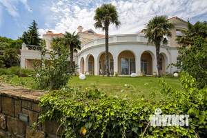 Дом 528м&sup2;, 2-этажный, участок 15 сот.  