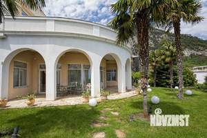 Дом 528м², 2-этажный, участок 15 сот.  