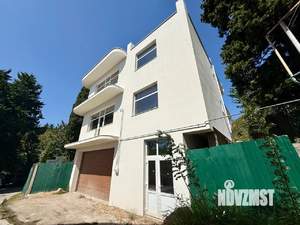 Дом 313м², 3-этажный, участок 6 сот.  