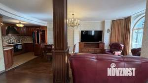 Дом 185м&sup2;, 2-этажный, участок 5 сот.  