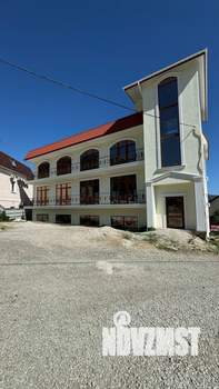 Дом 740м&sup2;, 3-этажный, участок 6 сот.  