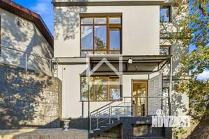 Дом 289м&sup2;, 3-этажный, участок 5 сот.  