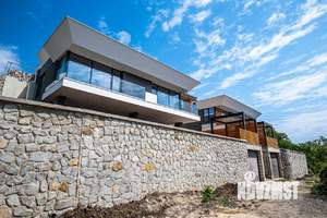 Дом 156м&sup2;, 2-этажный, участок 3 сот.  