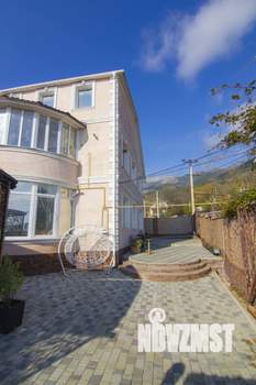 Дом 170м&sup2;, 3-этажный, участок 7 сот.  