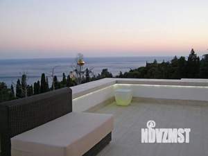 Дом 564м², 3-этажный, участок 12 сот.  