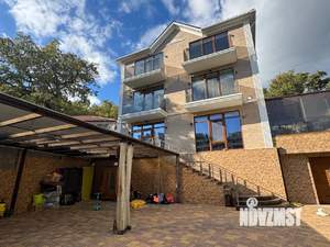 Дом 285м², 3-этажный, участок 12 сот.  