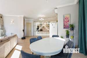 Дом 295м², 3-этажный, участок 9 сот.  