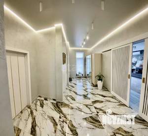 Дом 371м&sup2;, 3-этажный, участок 8 сот.  