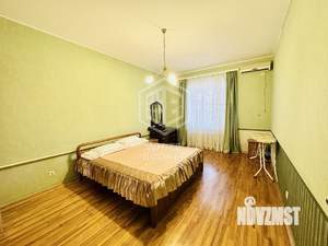 Дом 210м&sup2;, 2-этажный, участок 5 сот.  