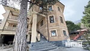 Дом 504м², 3-этажный, участок 14 сот.  