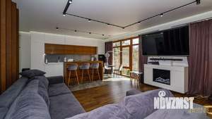 Дом 285м², 3-этажный, участок 12 сот.  