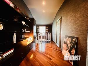 Дом 350м&sup2;, 2-этажный, участок 9 сот.  