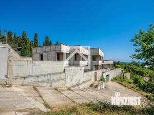 Дом 1080м&sup2;, 3-этажный, участок 14 сот.  