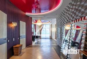 Дом 1307м&sup2;, 4-этажный, участок 50 сот.  