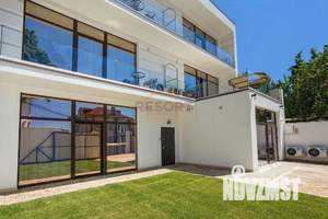 Дом 300м², 3-этажный, участок 3 сот.  