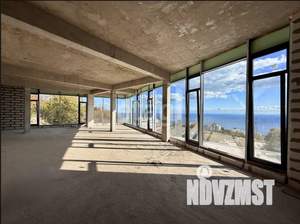 Дом 542м², 3-этажный, участок 10 сот.  