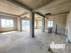 Дом 203м&sup2;, 3-этажный, участок 5 сот.  