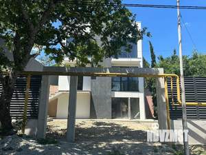 Коттедж 338м&sup2;, 3-этажный, участок 5 сот.  