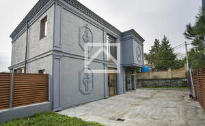 Дом 293м&sup2;, 3-этажный, участок 9 сот.  