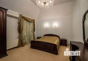 Дом 266м&sup2;, 3-этажный, участок 20 сот.  