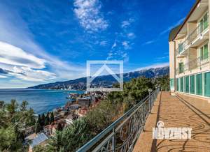 Дом 1300м&sup2;, 4-этажный, участок 40 сот.  