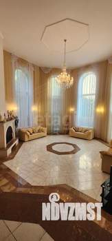 Дом 696м², 3-этажный, участок 6 сот.  