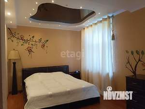 Дом 292м&sup2;, 3-этажный, участок 6 сот.  