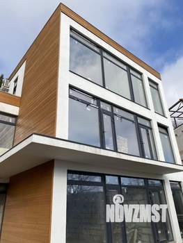 Коттедж 306м&sup2;, 3-этажный, участок 10 сот.  