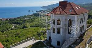 Дом 900м&sup2;, 4-этажный, участок 20 сот.  