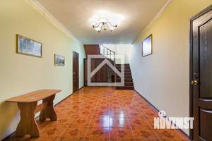 Дом 286м&sup2;, 3-этажный, участок 6 сот.  