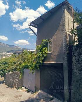 Дом 170м&sup2;, 3-этажный, участок 5 сот.  