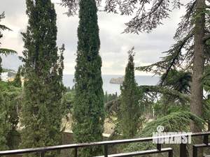 Дом 235м&sup2;, 3-этажный, участок 4 сот.  