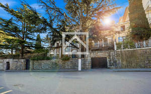 Дом 320м&sup2;, 3-этажный, участок 10 сот.  