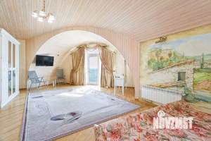 Дом 1500м², 4-этажный, участок 42 сот.  