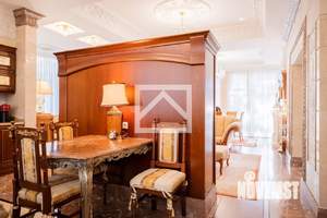 Дом 303м&sup2;, 3-этажный, участок 10 сот.  