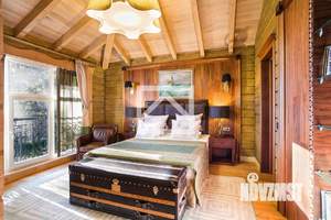 Дом 330м&sup2;, 2-этажный, участок 10 сот.  