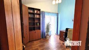 Дом 281м², 3-этажный, участок 6 сот.  