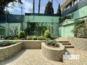 Дом 185м&sup2;, 2-этажный, участок 3 сот.  