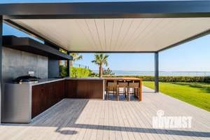 Дом 318м&sup2;, 2-этажный, участок 8 сот.  