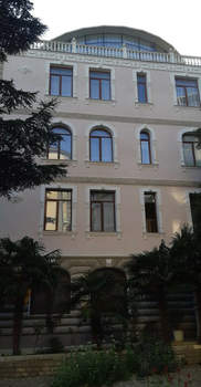 Дом 950м², 4-этажный, участок 10 сот.  