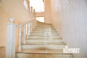 Дом 725м&sup2;, 3-этажный, участок 23 сот.  