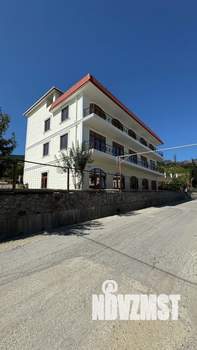 Дом 740м&sup2;, 3-этажный, участок 6 сот.  