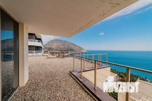 Дом 800м&sup2;, 3-этажный, участок 8 сот.  