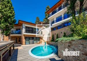 Дом 640м&sup2;, 3-этажный, участок 11 сот.  