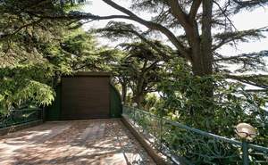 Дом 1500м², 4-этажный, участок 42 сот.  