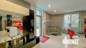 Дом 350м&sup2;, 2-этажный, участок 9 сот.  