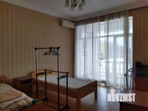 Дом 155м&sup2;, 3-этажный, участок 1 сот.  