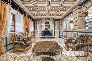 Дом 518м&sup2;, 4-этажный, участок 42 сот.  