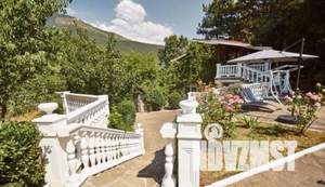 Дом 230м&sup2;, 3-этажный, участок 22 сот.  